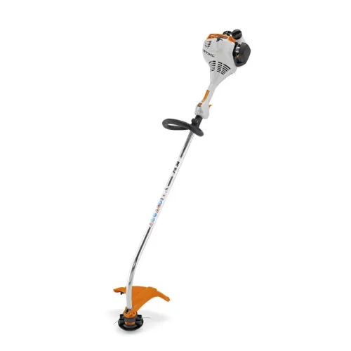 Coupe-bordures thermique FS 38 C6-2 STIHL en action