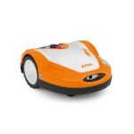 Robot tondeuse RMI632.1PC STIHL sur grande pelouse mulching