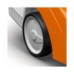 Tondeuse RMA 443.2 STIHL en position de coupe, mode Éco visible