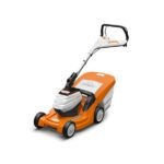 Tondeuse à batterie RMA 443.2C STIHL vue de profil, largeur 41 cm