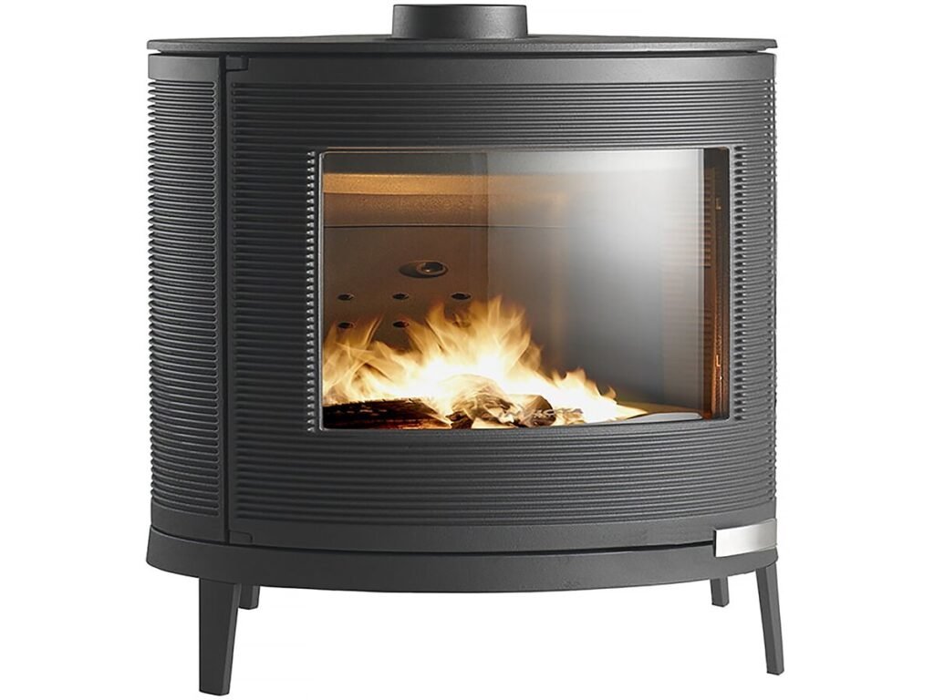 Poêle à bois Kaori 9 kW en fonte anthracite vue de face avec vitre propre