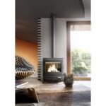 Détail poêle à bois Kazan 9 kW anthracite vitre propre et structure fonte